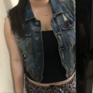 3/$10 bundles: cropped jean vest
